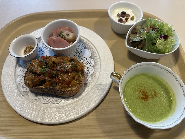 朝食